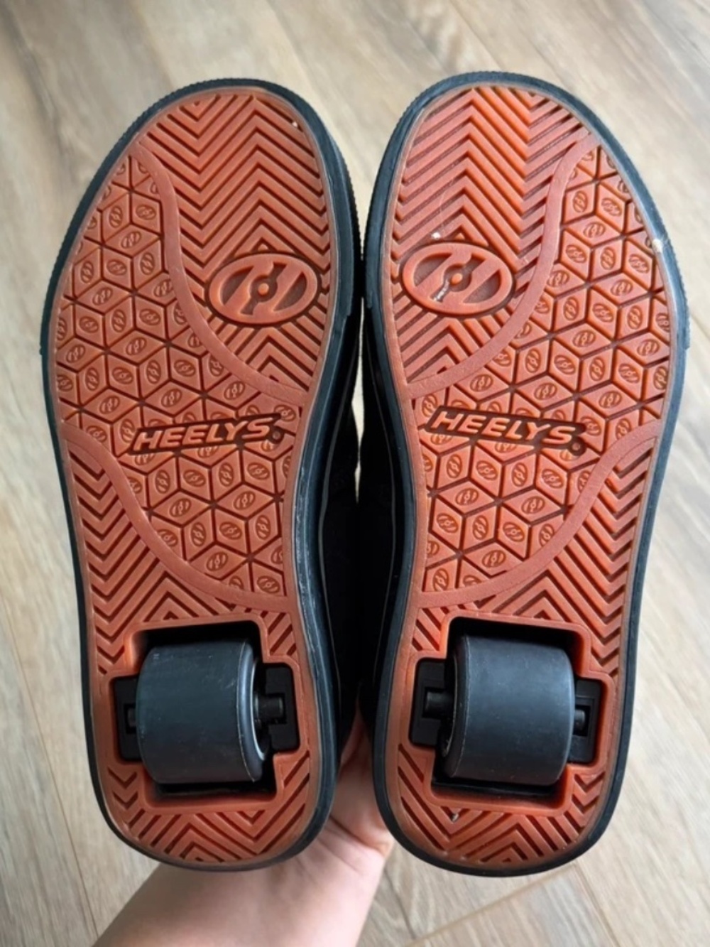 Heelys Kids Shoes l 13C - Picture 2 of 5